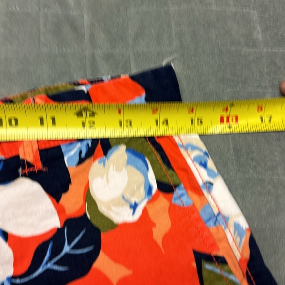 Gap Floral Tropical Girlfriend Shorts, 4 Inch Inseam, Size 2 - Picture 5 of 6